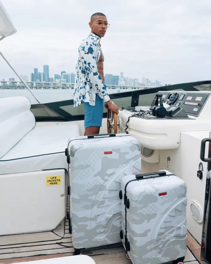 Valigia rigida Sprayground Sharknautics - Edizione Limitata Le Blanc 3AM con design esclusivo, bagaglio a mano ultraresistente per viaggiatori urbani
