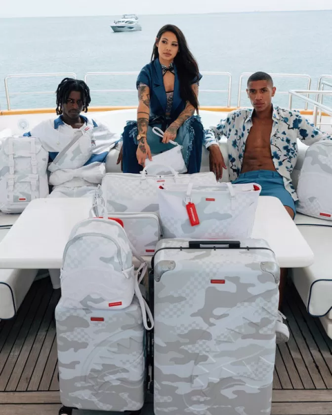 Valigia rigida Sprayground Sharknautics - Edizione Limitata Le Blanc 3AM con design esclusivo, bagaglio a mano ultraresistente per viaggiatori urbani