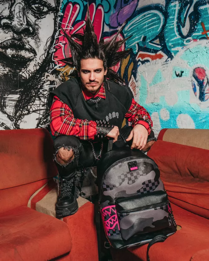 Sprayground Zaino SAVAGES - Design Unico con Sfumature Rosa Ispirato a un Castello, Ideale per Stile Audace e Utilizzo Notturno