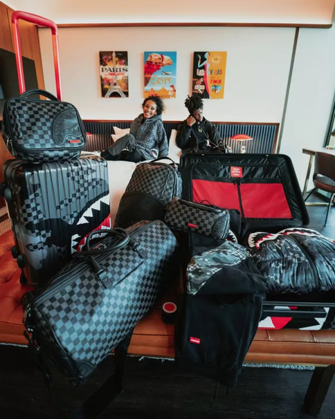 Sprayground Sharknautics 3AM: Set da Viaggio Completo con 3 Valigie Full-Size - Design Urban Futuristico