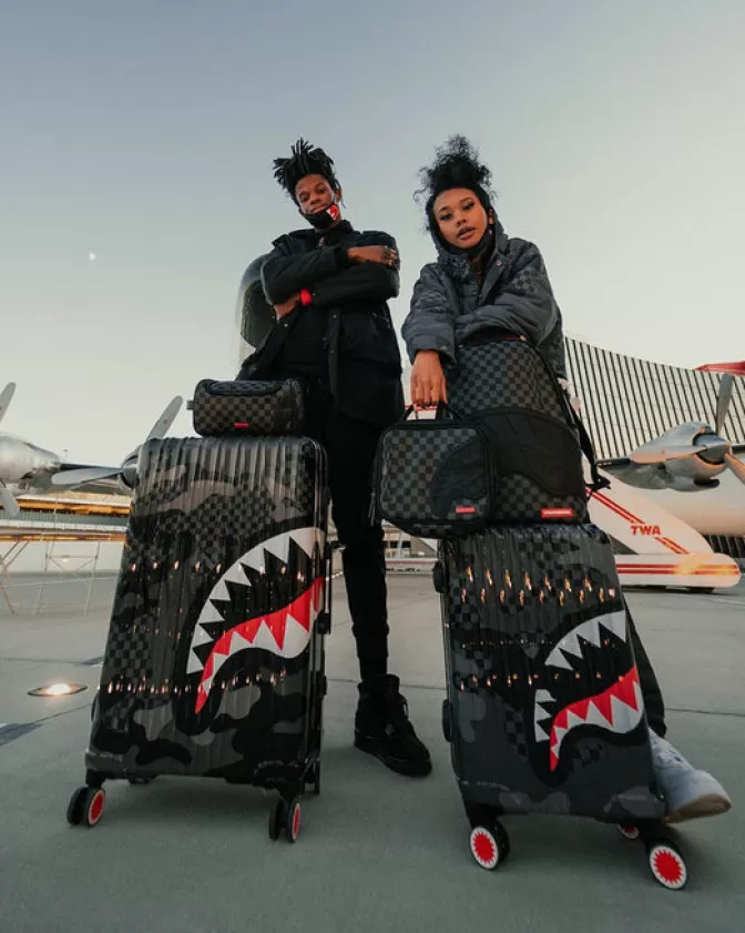 Sprayground Sharknautics 3AM: Set da Viaggio Completo con 3 Valigie Full-Size - Design Urban Futuristico