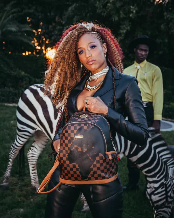 Zaino Sprayground Savage Tribe Edition - Design Audace A.I.5 per Avventurieri Urbani

(：，，