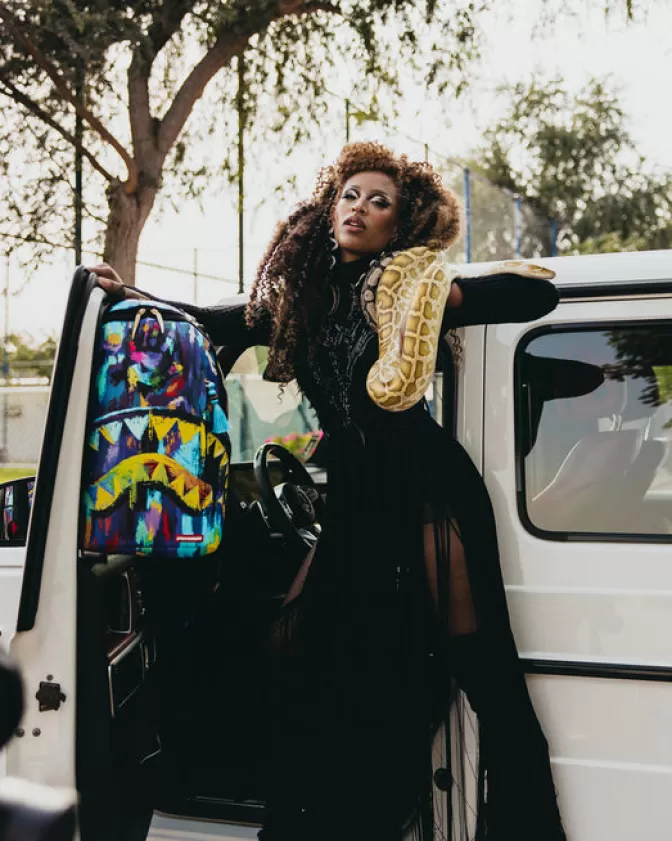 Zaino Sprayground Futuro Utopico con Tecnologia A.I.8 - Design Ispirato all'Intelligenza Africana (Modello DLXV)