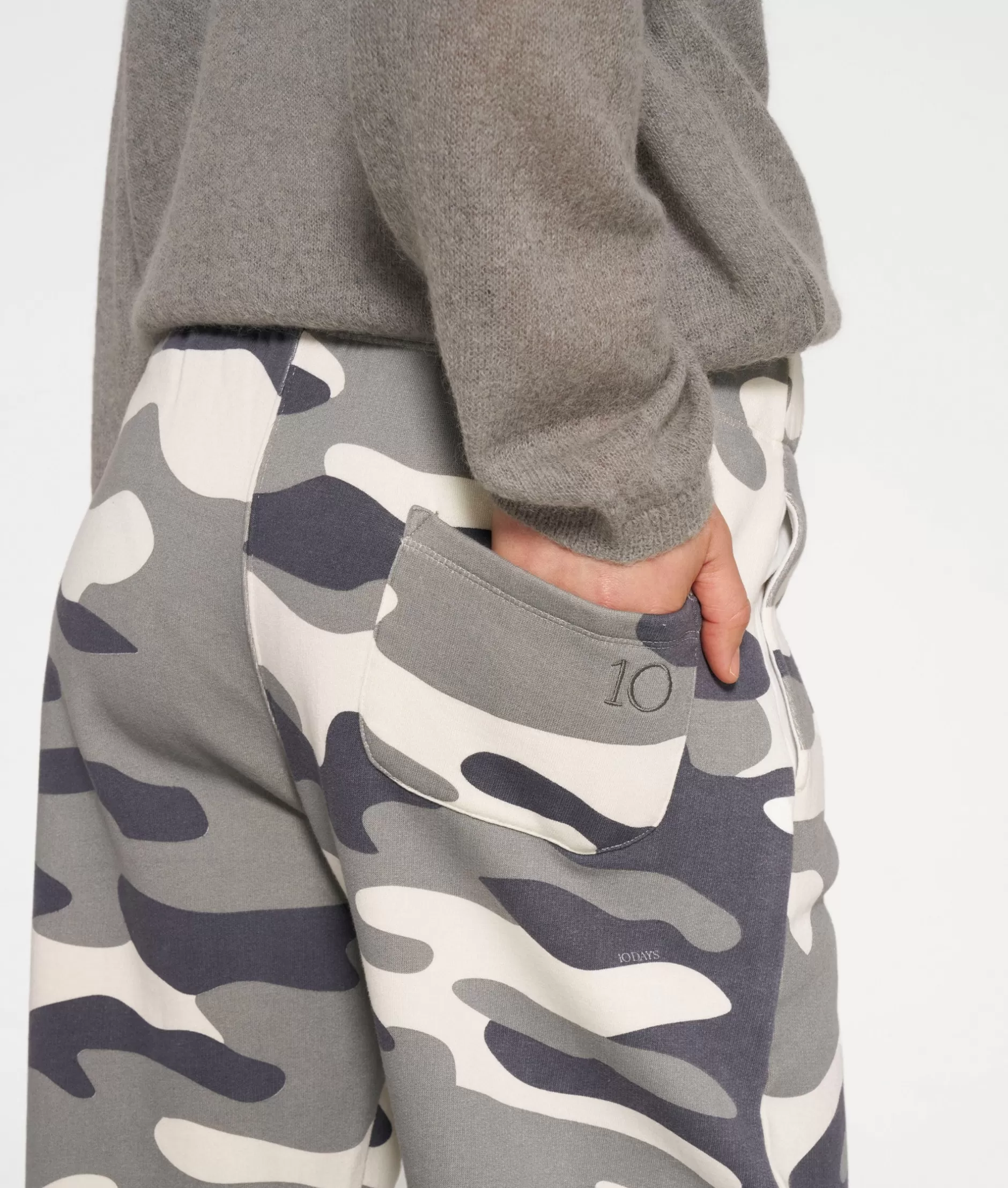 Pantaloni Jogger Donna in Stampa Mimetico 10DAYS - Comodi e Versatili per Stile Urbano