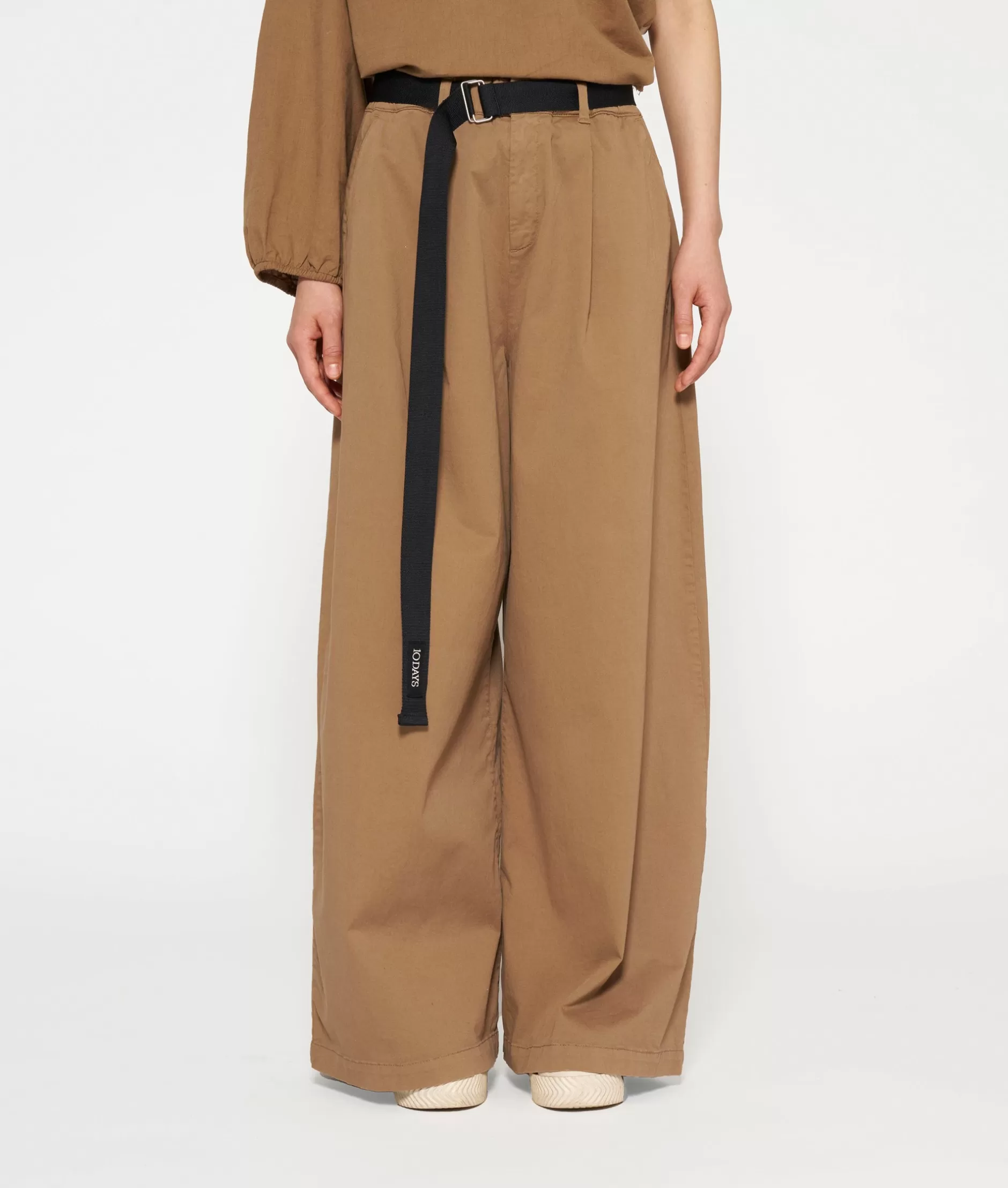 Donna 10DAYS Pantaloni Larghi con Cintura | Tessuto Twill Autunno/Inverno 2023 | Modello Oversize Casual Elegante | Taglio Comodo in Vita Alta 

（：，）