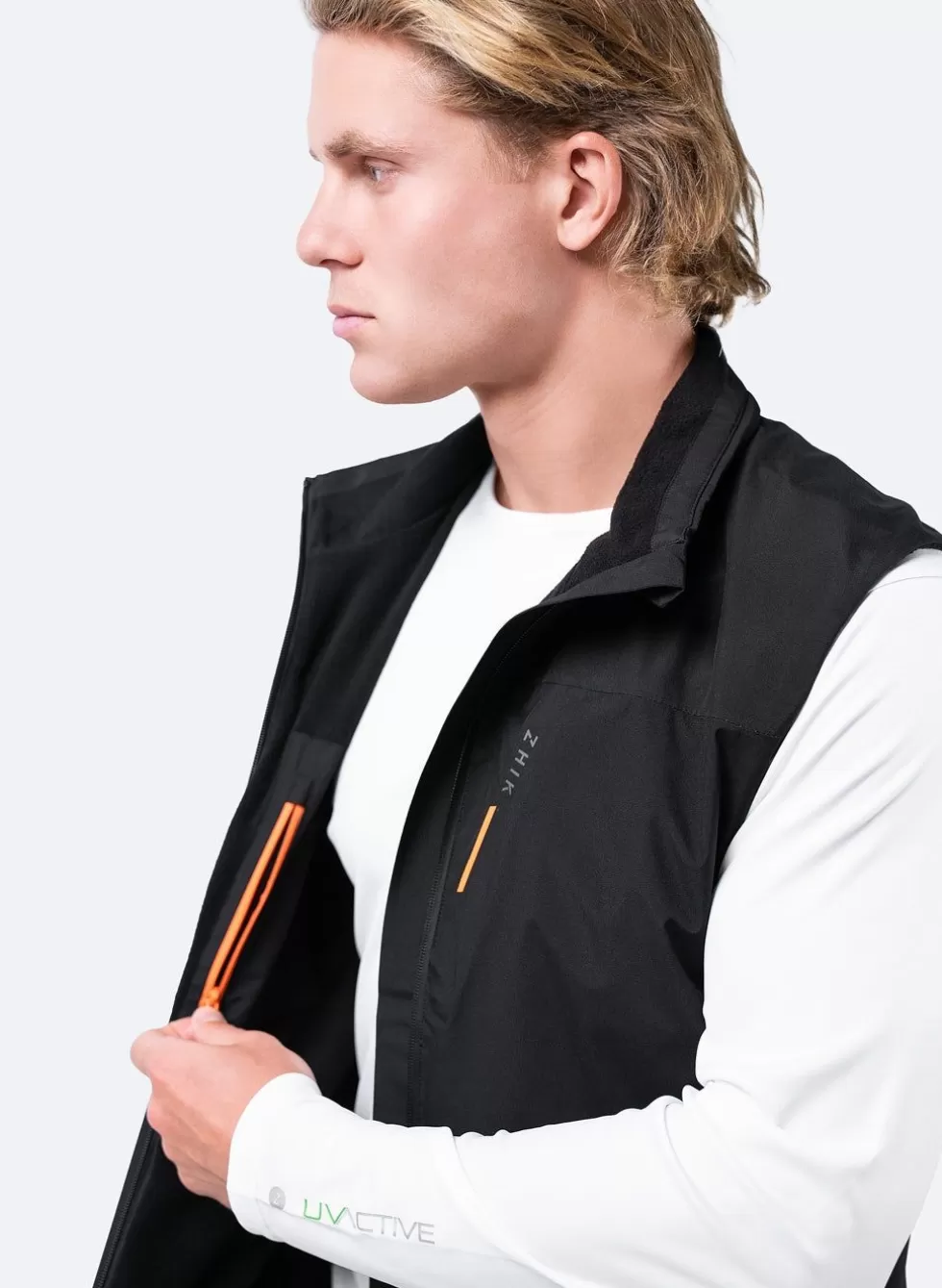 Gilet Impermeabile Leggero Donna per Escursionismo - Modello INS100 in Nero Classico con Taschi Regolabili per Attività Nautiche