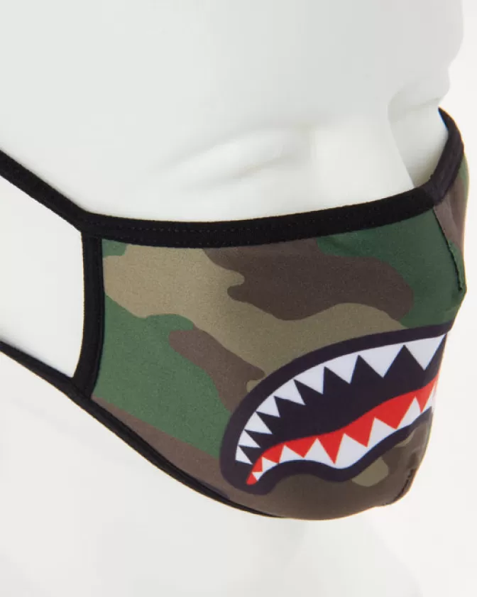 Sprayground | Mascherine Stylistiche con Stampa Mimetiche - Design a Fauci di Squalo e Adattamento Anatomico

(：、、