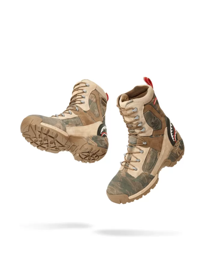 Scarpe tattiche Sprayground Cobra Fuerza - Edizione limitata 1/280 con mimetismo terreno, design militare avanzato per paracadutisti, produzione artigianale colombiana.
