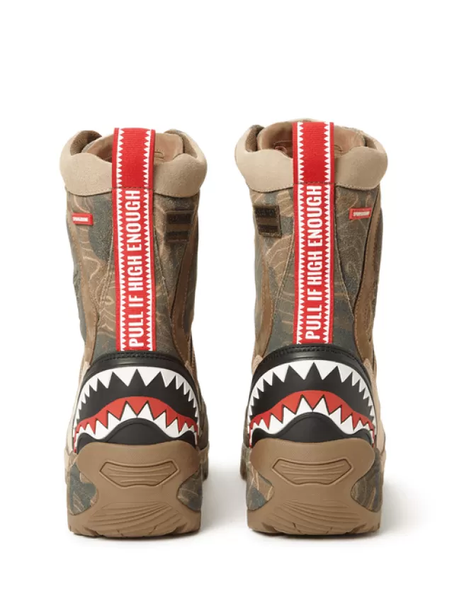 Scarpe tattiche Sprayground Cobra Fuerza - Edizione limitata 1/280 con mimetismo terreno, design militare avanzato per paracadutisti, produzione artigianale colombiana.