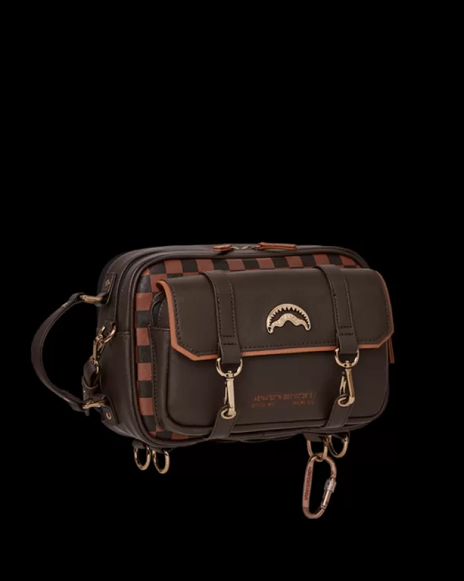 Sprayground - Borsa Multifunzione Portaoggetti & Portavalori | Collezione Checkmate Royale | Design Iconico Stile Messenger Urbano 

(Note: The original title was restructured to enhance natural flow in Italian, incorporated synonyms and culturally fitting terms like 