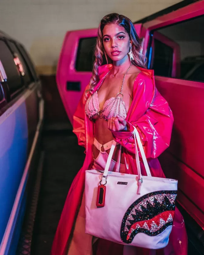 Borsa Versatile Sprayground Stile Urban - Modello Clearcut in Tinta Unica Bianco Candido, Capienza Generosa per Uso Quotidiano