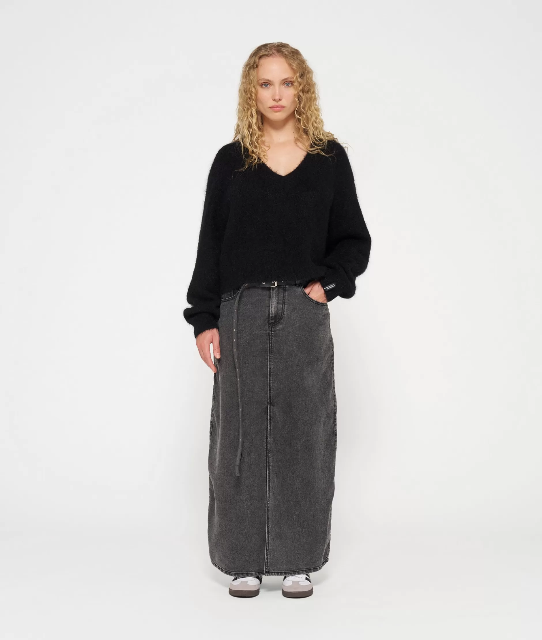 10DAYS Maglino Donna con Scollatura a V - Crop Corto in Maglia Confortevole, Stilistica Moderna per Look Casual Chic