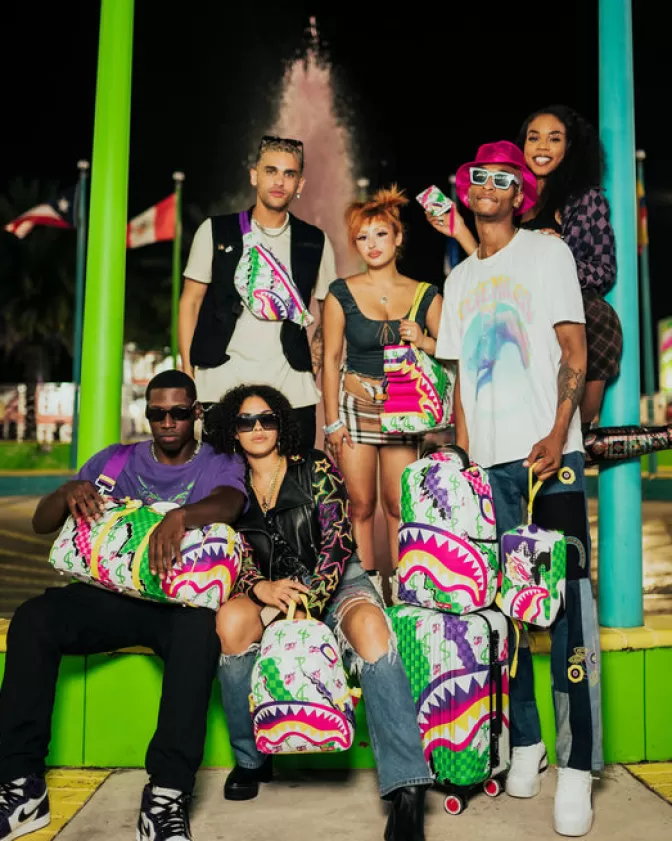 Zaini Streetwear Sprayground Savage Edizione Limitata | Design Unico con Effetto Arcobaleno Onirico - Collezione Urban Dreams