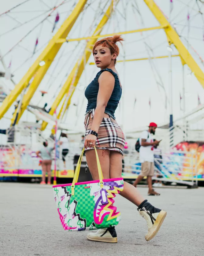 SPRAYGROUND BORSA CAPACE | DESIGN SOGNANTE CON STAMPA TECHICOLOR VIVACE + STILE DA VIAGGIO UNISEX