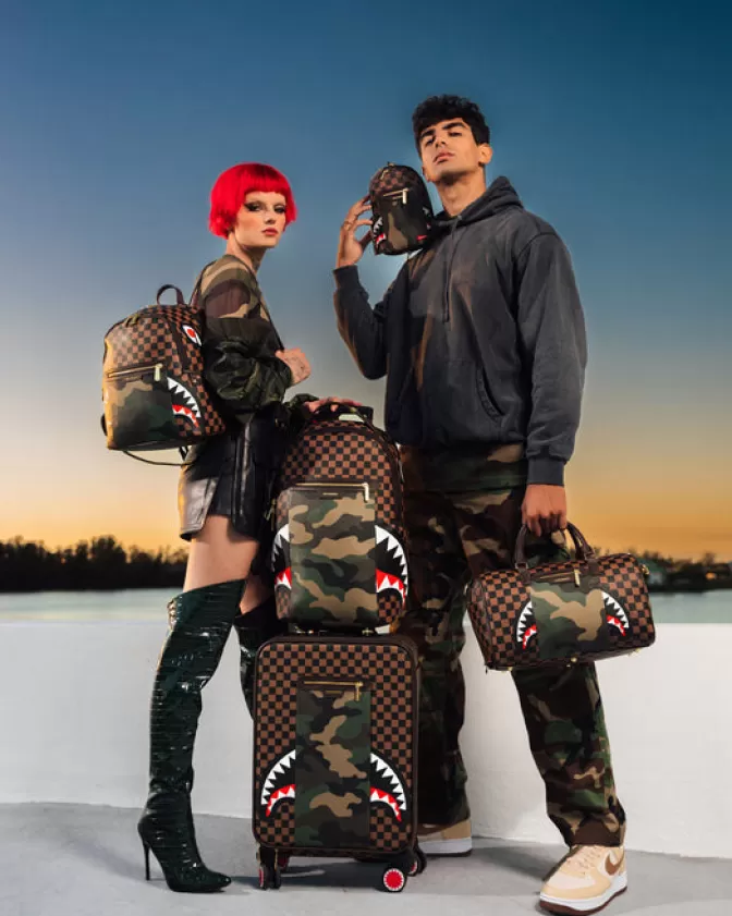 Zaini Sprayground Collezione Savages - Tasche con Zip Dorato e Design Squali Urbani di Parigi - Stile Audace e Unico