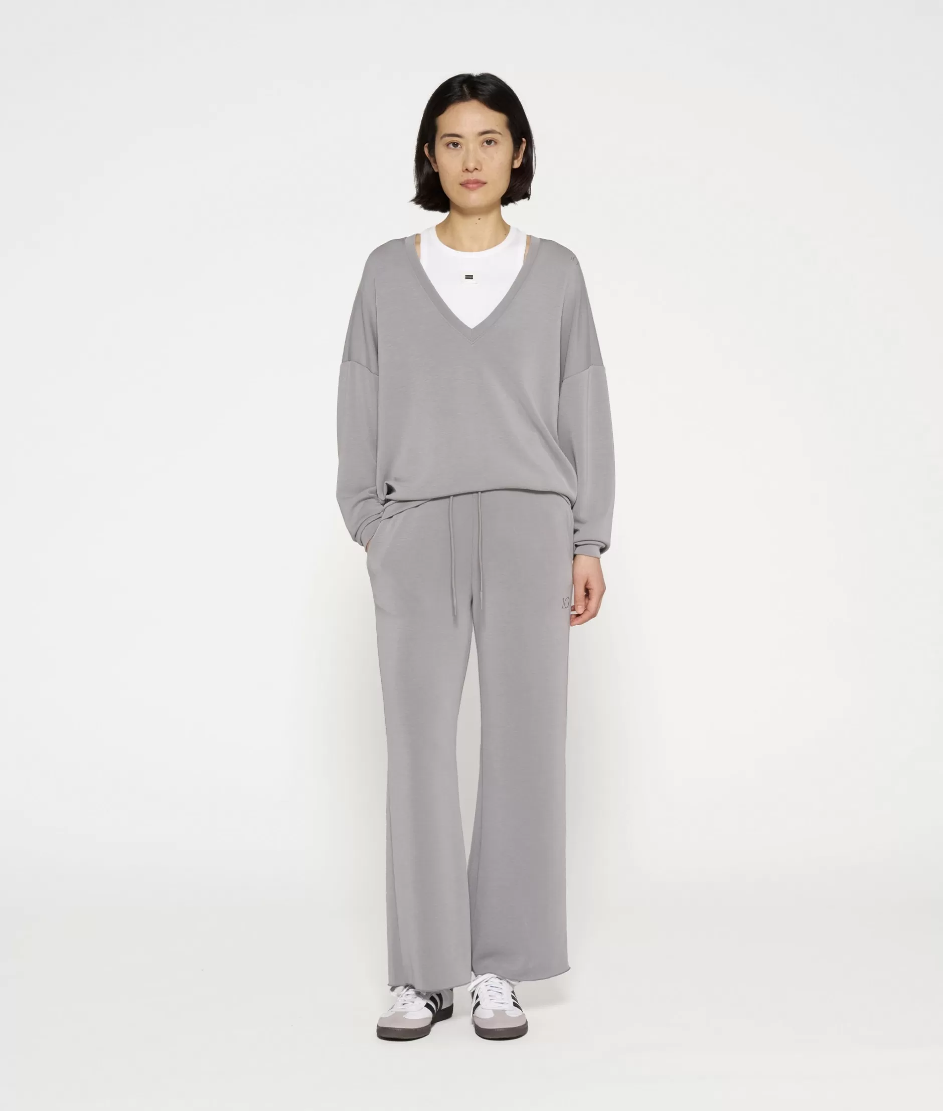 Pantaloni Donna in Tessuto Morbido - Gamba Svasata e Vita Alta per Stile Casual e Tendenza Moda 2024 | Confortevoli e Versatili per 10 Giorni di Look Perfetti