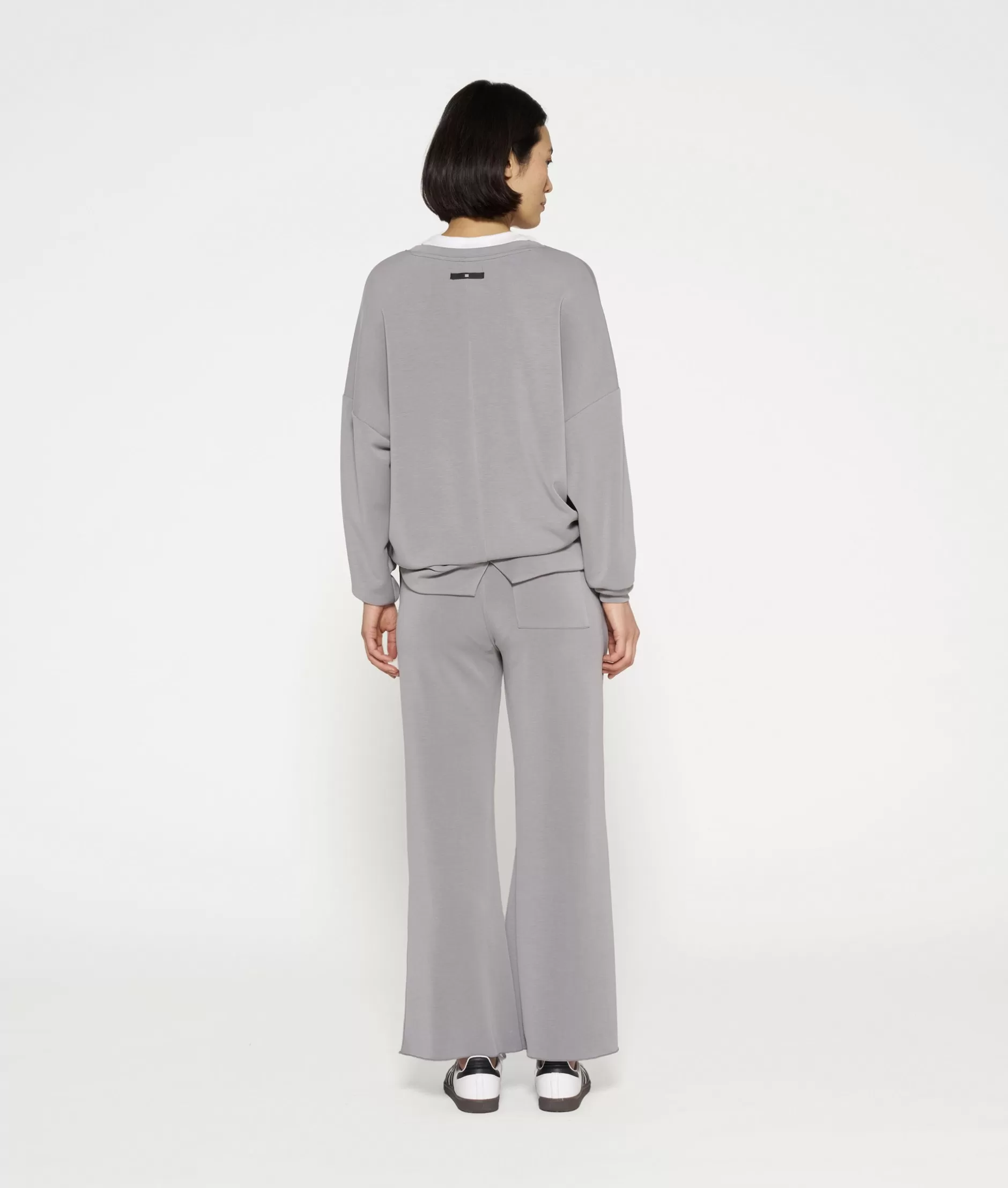 Pantaloni Donna in Tessuto Morbido - Gamba Svasata e Vita Alta per Stile Casual e Tendenza Moda 2024 | Confortevoli e Versatili per 10 Giorni di Look Perfetti