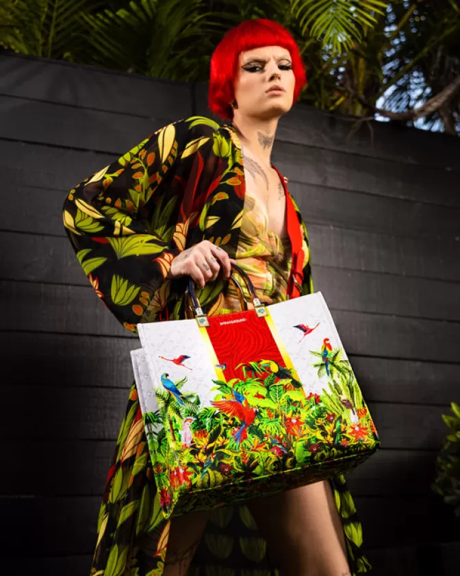 Borsa Tracolla Sprayground - Volo Perfetto Tortuga, Design Impermeabile per Viaggi con Stile Urban 

(：，，