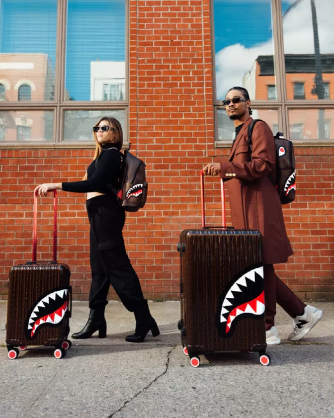 Valigia Cabina Rigida Sprayground Frenzy Sharks – Design Sharknautics, Prezzo Imbattibile