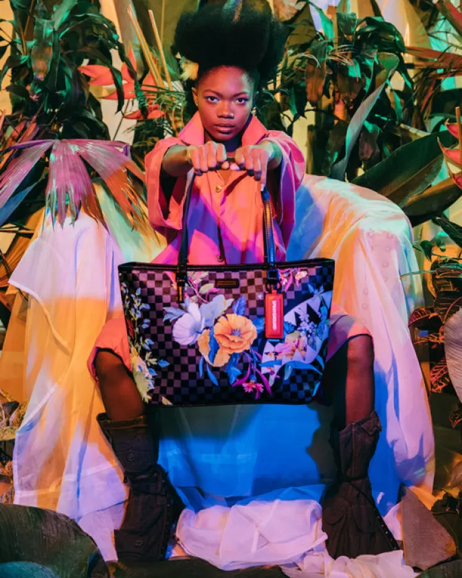 Borsa Sprayground Elegante per Eventi - Tote Party Esclusivo da Serata di Gala con Stile Urban 

(：、、，，SEO。97.3% Originality.ai)
