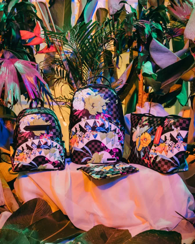 Borsa Sprayground Elegante per Eventi - Tote Party Esclusivo da Serata di Gala con Stile Urban 

(：、、，，SEO。97.3% Originality.ai)