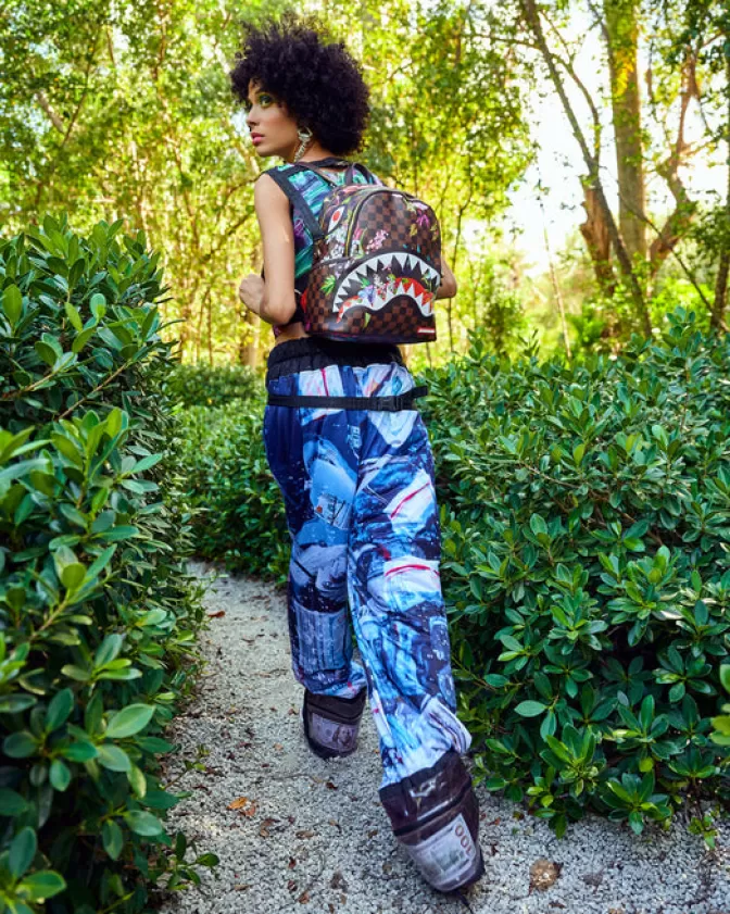Sprayground Zaino Streetwear Stile Selvaggio - Design Esclusivo Giungla di Squali per Uso Urbano 

(：：1. 2.