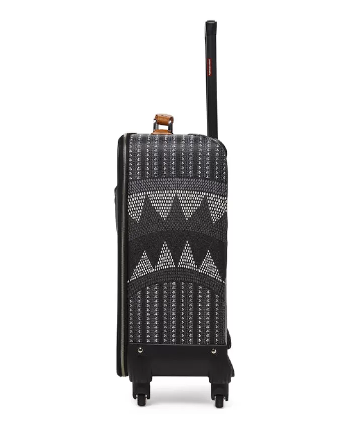 Valigia Cabina Illuminata con Catene ILLUCHAINS - JETSETTER di Sprayground | Offerta Imperdibile per Viaggiatori Stilosi | Design Unico per Trasporto Smart  

Valigia da Cabina JETSETTER con Catene Luminose | Sprayground ILLUCHAINS | Promo Esclusiva per Bagagli Intelligenti | Viaggia in Stile con Questo Design Rivoluzionario  

Valigia Trasparente ILLUCHAINS JETSETTER | Sprayground per Viaggiatori Intraprendenti | Offerta Lampo su Bagaglio Cabina Tech con Stile Streetwear