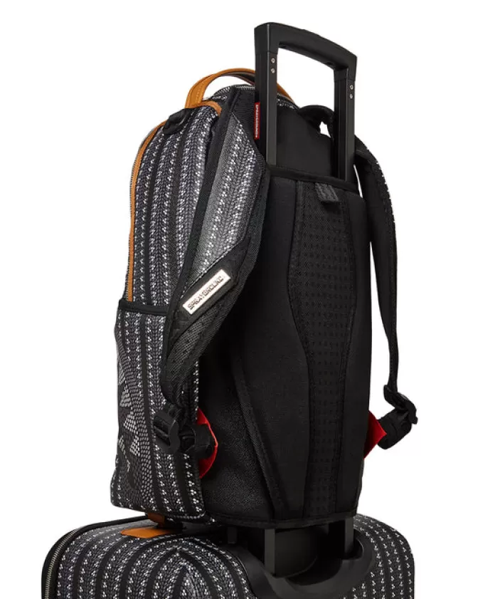 Valigia Cabina Illuminata con Catene ILLUCHAINS - JETSETTER di Sprayground | Offerta Imperdibile per Viaggiatori Stilosi | Design Unico per Trasporto Smart  

Valigia da Cabina JETSETTER con Catene Luminose | Sprayground ILLUCHAINS | Promo Esclusiva per Bagagli Intelligenti | Viaggia in Stile con Questo Design Rivoluzionario  

Valigia Trasparente ILLUCHAINS JETSETTER | Sprayground per Viaggiatori Intraprendenti | Offerta Lampo su Bagaglio Cabina Tech con Stile Streetwear