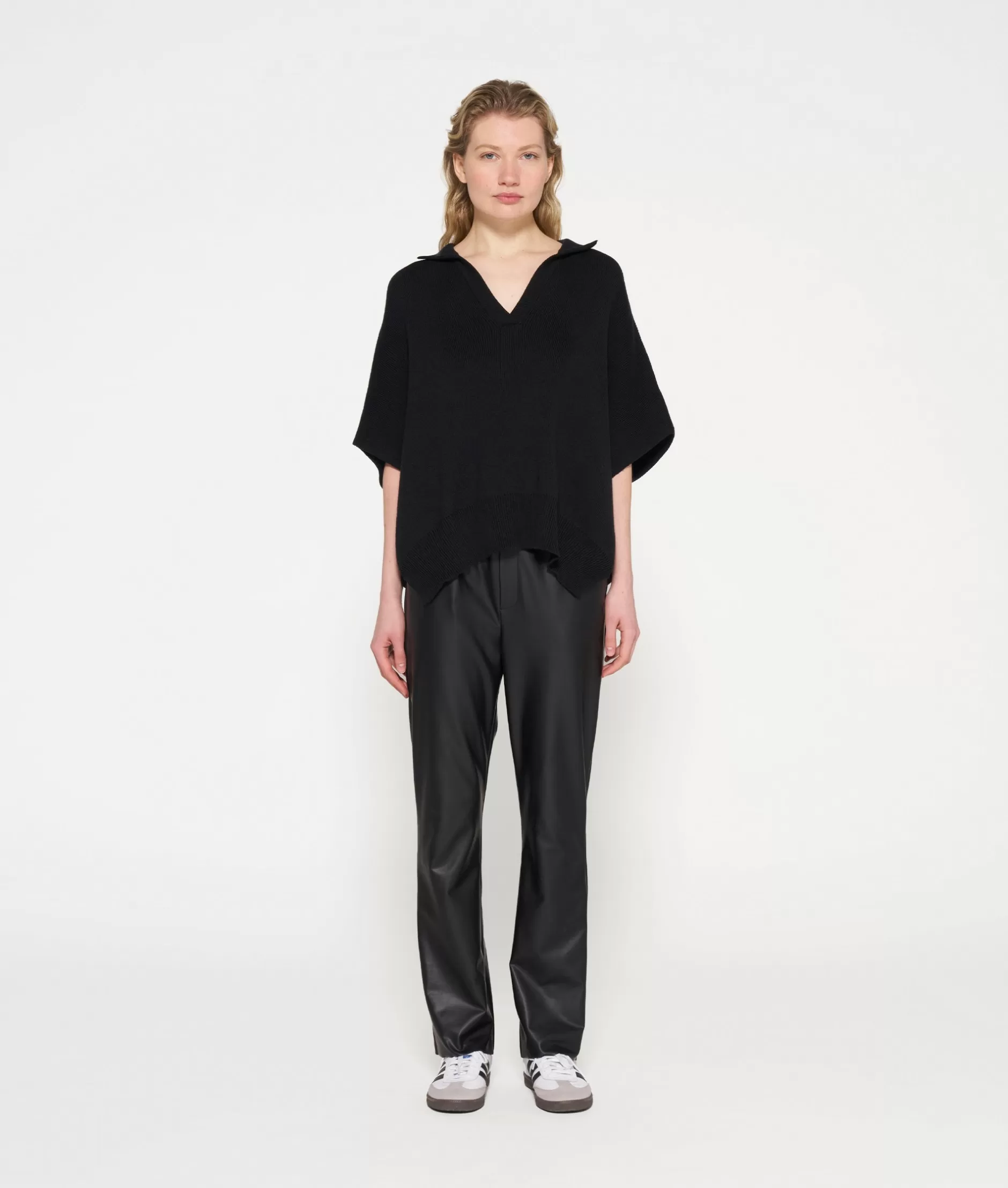 Pantaloni Donna 10DAYS Effetto Pelle - Modello Svasato Elegante per Look Audace, Tendenza Autunno-Inverno 2024, Completo Casual-Chic
