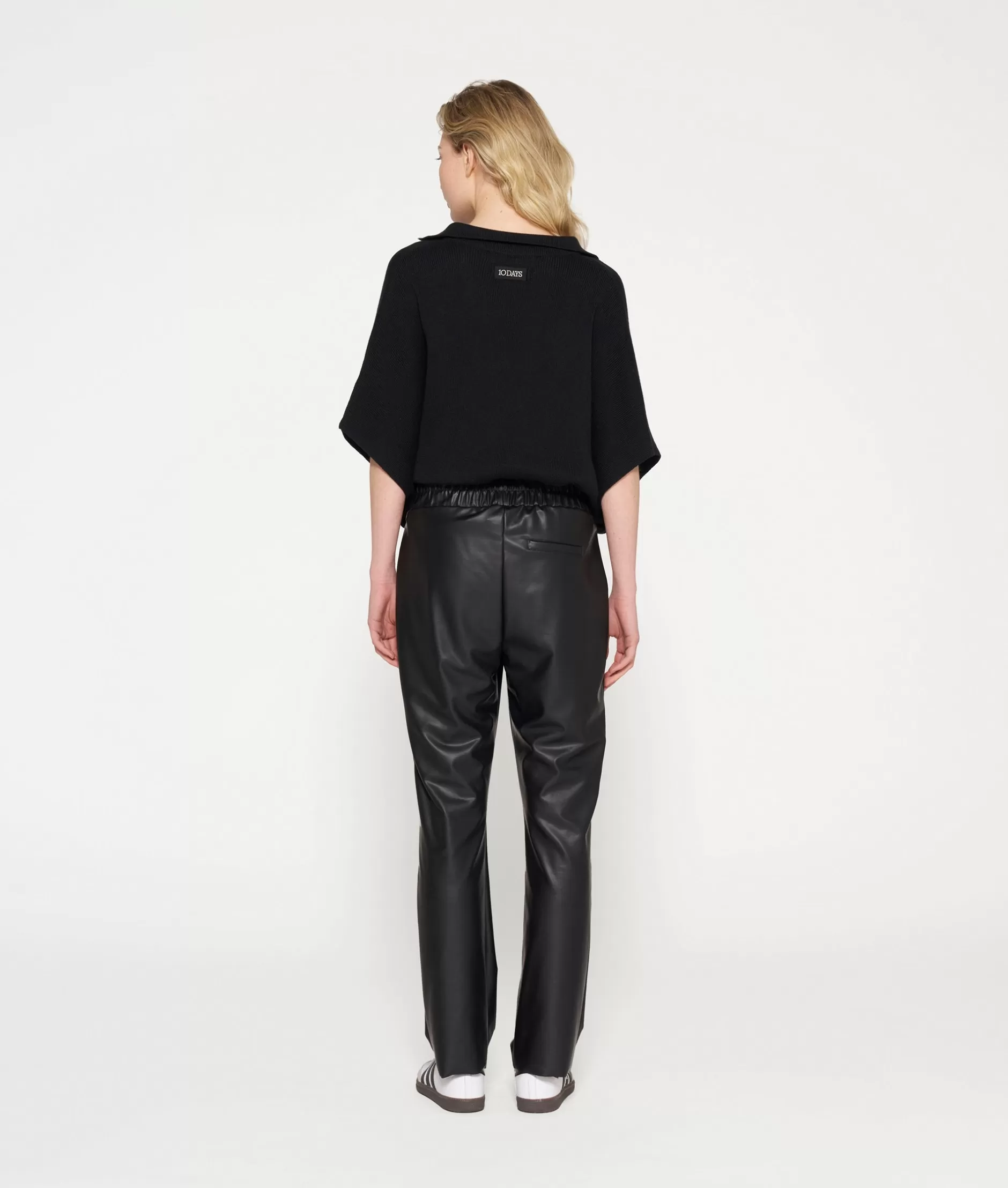Pantaloni Donna 10DAYS Effetto Pelle - Modello Svasato Elegante per Look Audace, Tendenza Autunno-Inverno 2024, Completo Casual-Chic