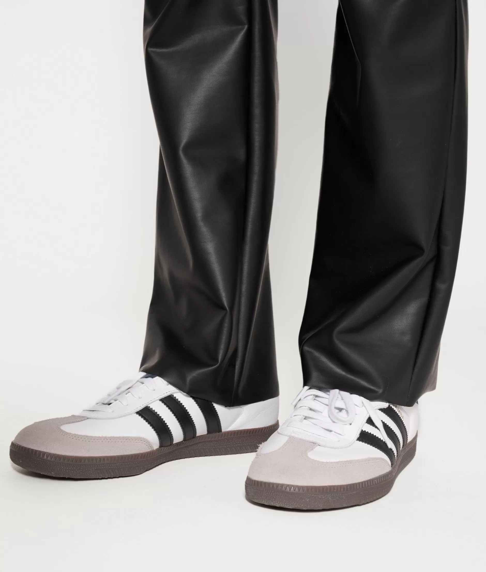 Pantaloni Donna 10DAYS Effetto Pelle - Modello Svasato Elegante per Look Audace, Tendenza Autunno-Inverno 2024, Completo Casual-Chic