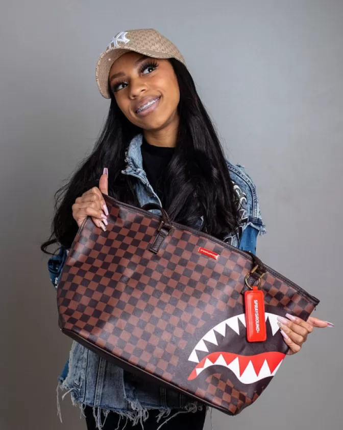 Sprayground Borsa Iconica: Dualità Urbana Parigi/Firenze - Tracolla Stile Streetwear con Design Esclusivo
