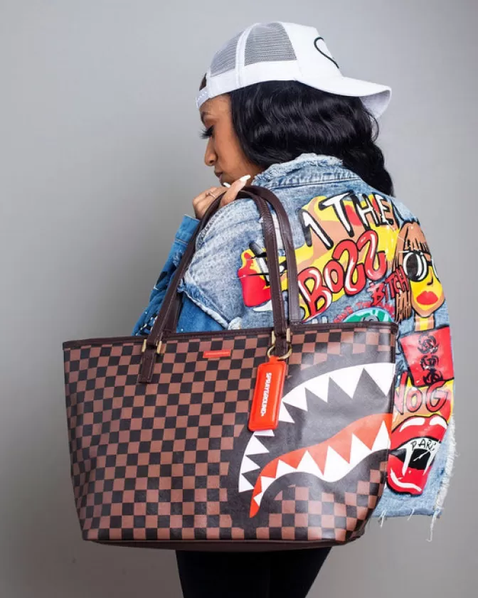 Sprayground Borsa Iconica: Dualità Urbana Parigi/Firenze - Tracolla Stile Streetwear con Design Esclusivo