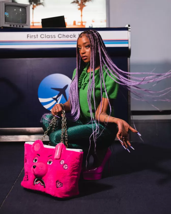 Sprayground | Borraccia Morbida MoneyBear in Peluche - Tracolla Elegante Rosa