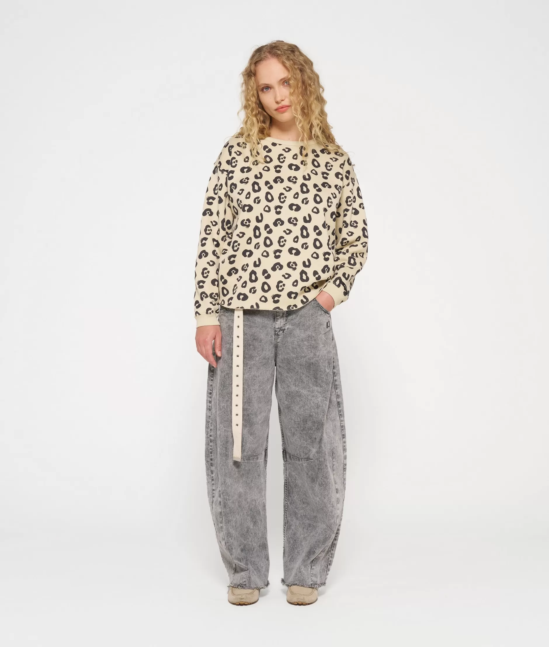 Felpa Donna 10DAYS con Bordi Sfilacciati - Stampa Leopardata per un Look Grintoso