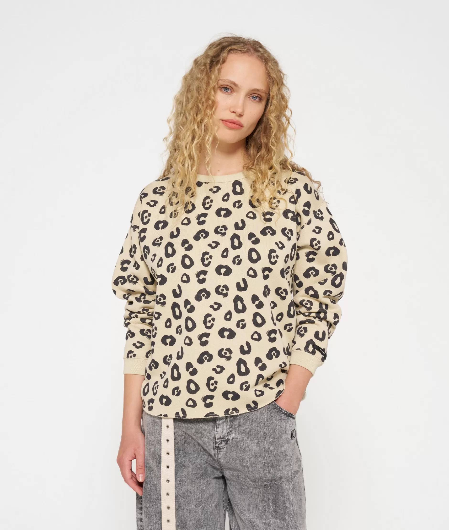 Felpa Donna 10DAYS con Bordi Sfilacciati - Stampa Leopardata per un Look Grintoso