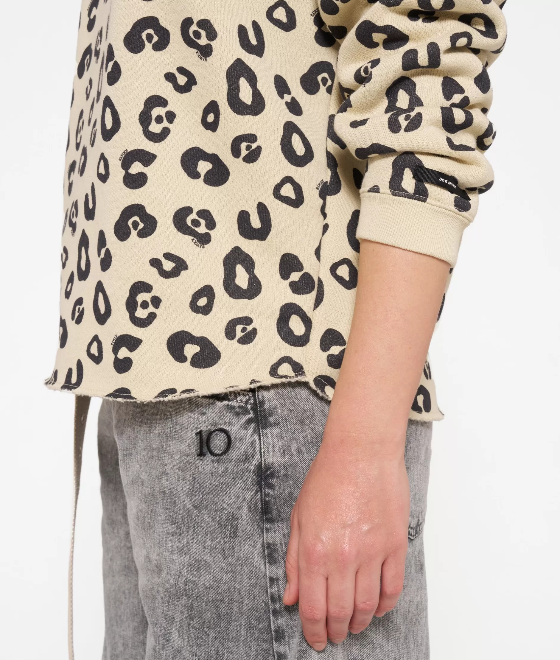 Felpa Donna 10DAYS con Bordi Sfilacciati - Stampa Leopardata per un Look Grintoso