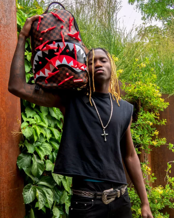 Zaino Sprayground con Shuriken 3D Iperrealistiche - Design Distruttivo Modello DLXV | Stile Unico per Urban Warriors