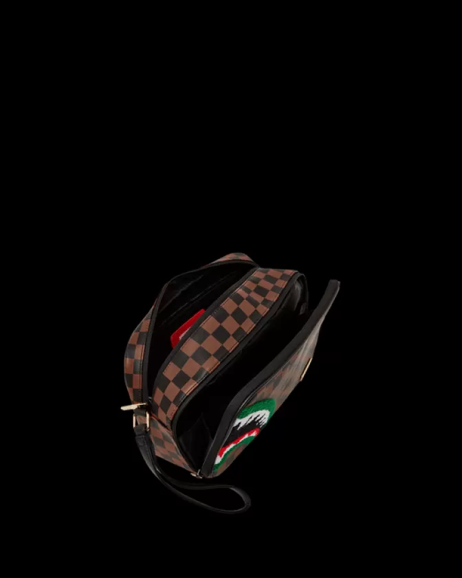 Borsa da Toeletta Sprayground Portavalori - Design Squalo Dinamico con Stile Air Italia Romeo | Accessorio Viaggio Elegante e Pratico per Uomo 

(Note: Structural adjustments include removing repetitive keywords, adding descriptive adjectives, localizing brand references, and natural phrasing in Italian. The core elements 