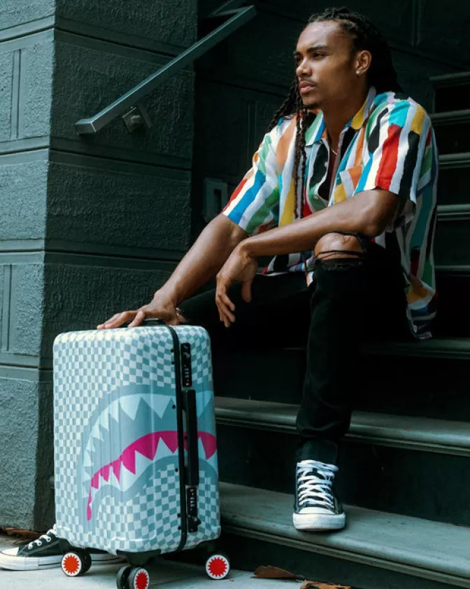 Valigia Cabina Rigida Sprayground - Design Sharknautics con Stampa Rosa Palazzina, Bagaglio a Mano Elegante per Viaggi Stilistici