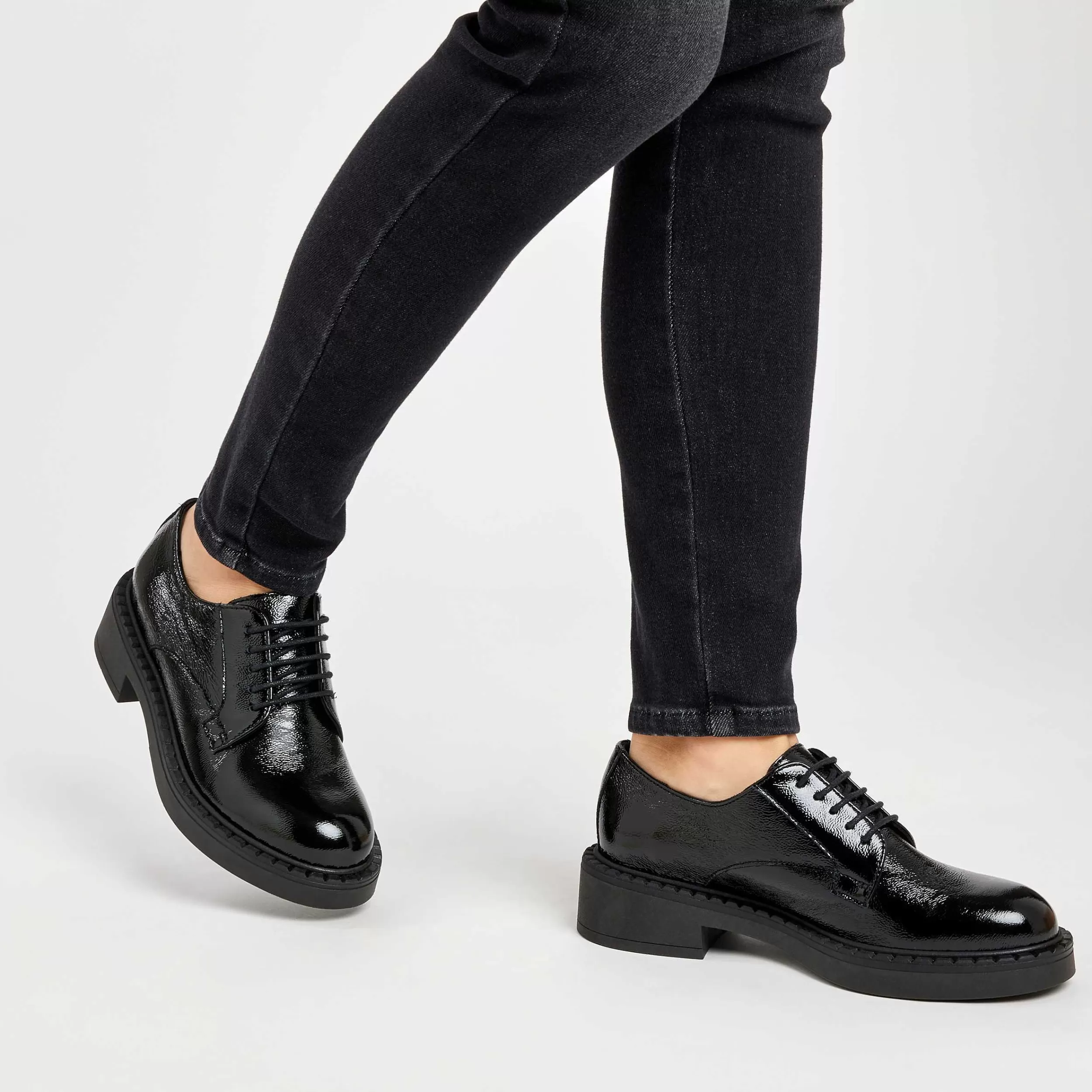 Scarpe Eleganti con Lacci in Pelle Laccata - Mocassini Donna con Suola Rialzata, Design Confortevole e Stile Versatile per Tutto il Giorno
