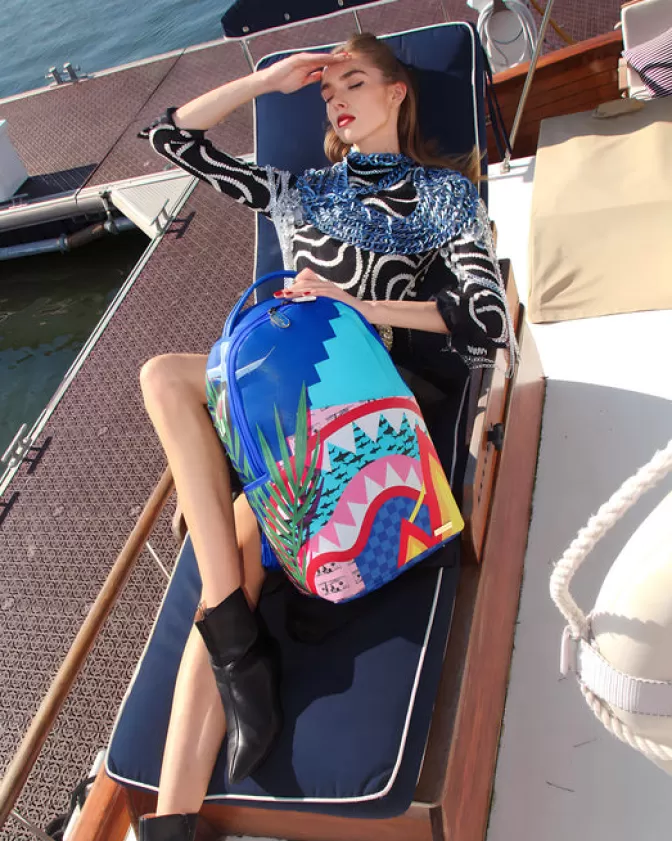 Zaini Sprayground Stile Urbano - Design Squalo Spiaggia Capiente con Tasche Multifunzionali 

Zaino Unisex Sprayground Tema Marino - Modello Beach Shark con Portaoggetti Integrato 

Zaino Sprayground Moda Estiva - Squali Tropicali e Tasche Organizzate per Attività All'Aperto