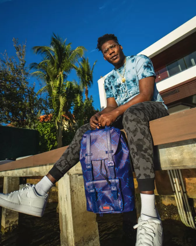 Zaino Sprayground Hills con Stampa Squalo Check - Design Casual in Tonalità Blu Marino per Uso Quotidiano