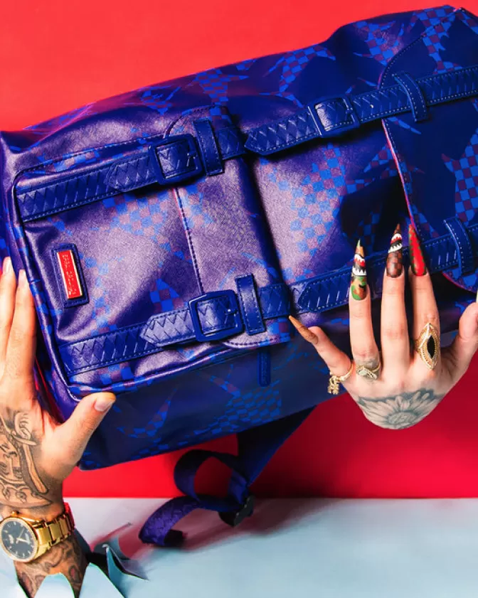 Zaino Sprayground Hills con Stampa Squalo Check - Design Casual in Tonalità Blu Marino per Uso Quotidiano