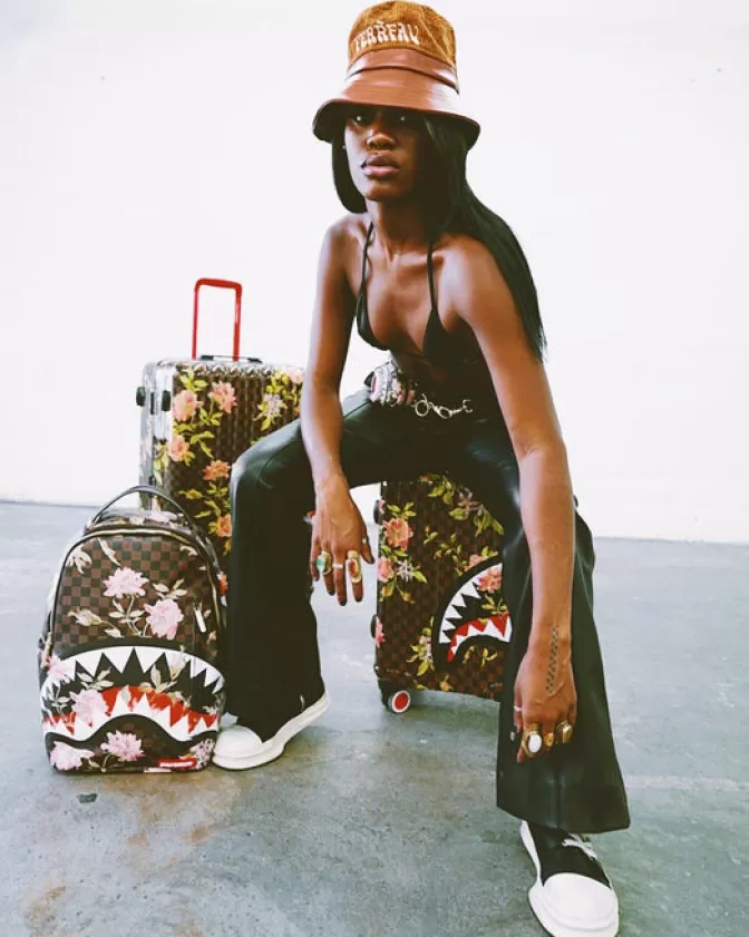 Valigia Rigida Full Size Sprayground Sharkflower 29,5