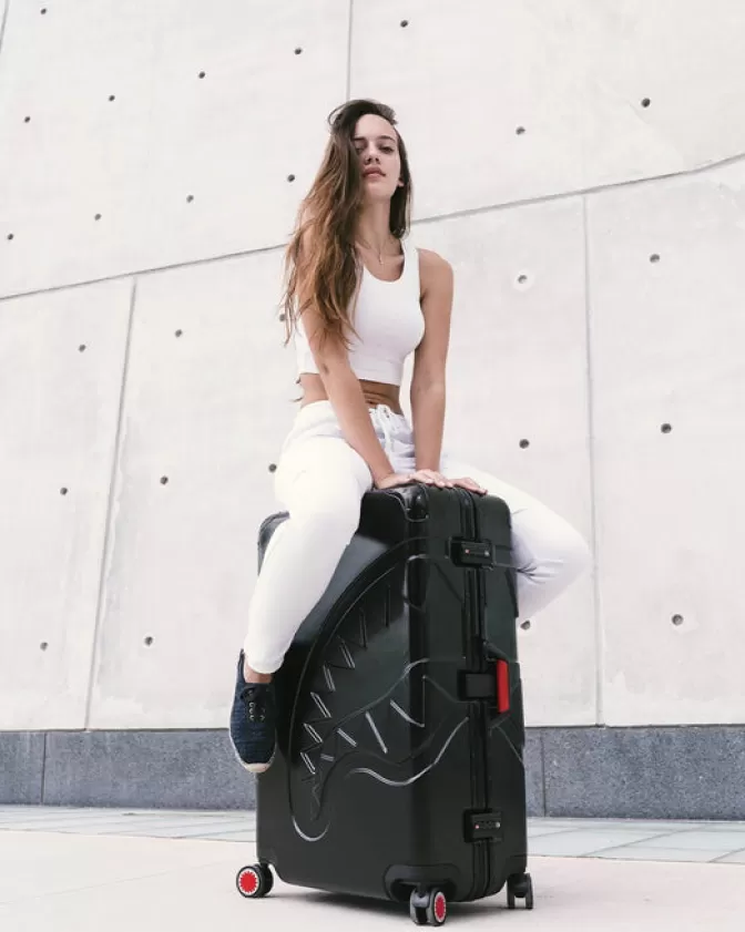 Set Valigie Sprayground Premium - Linea Sharkitecture con Design Modellato  
Capienza Extra Large | Kit Completo 2 Pezzi per Viaggi Prolungati