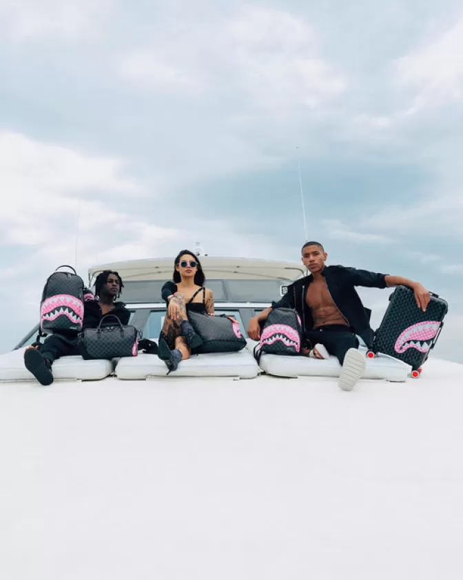 SPRAYGROUND Collezione Selvaggia - Zaini Unisex con Stampa Squali e Caramelle, Design Audaci per Stile Ribelle