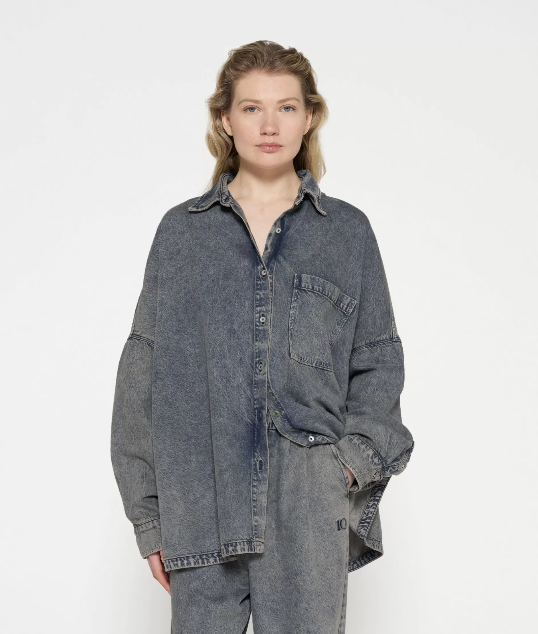Camicia Donna 10DAYS in Denim Morbido - Taglio Oversize e Stile Fluido