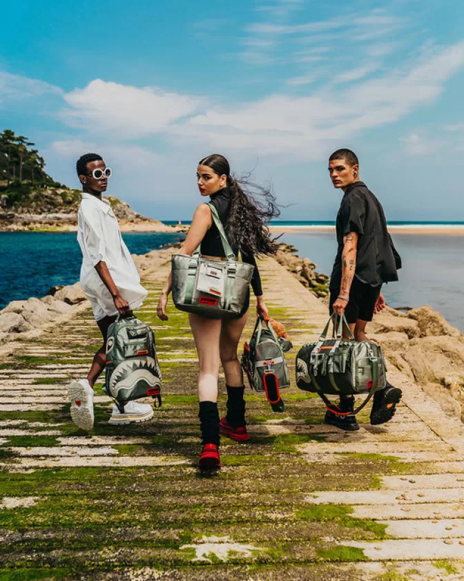 Zaino Trasportino Sprayground Operazioni Speciali Alpha - Design Stile Squalo Aggressivo per Cani, Sicuro e Funzionale