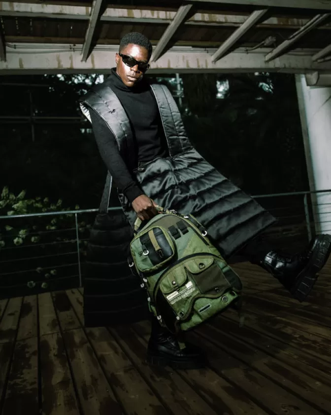 Sprayground Zaini Militari: Operazione Successo Tattico - Zaino Impermeabile con Tasche Speciali e Design Futurista (Edizione Limitata 2024)
